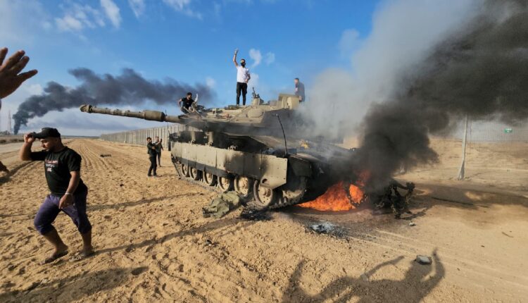 المقاومة تصعّد: تدمير “ميركافا 4” و“D9” واستهداف تجمعات للاحتلال في غزة وخان يونس