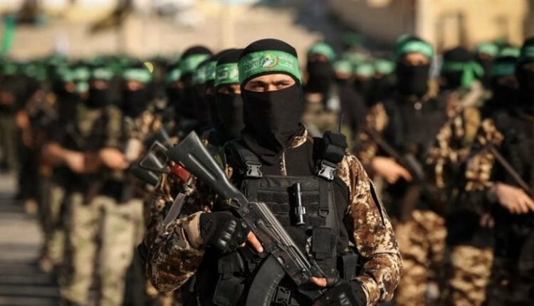 القسام تعلن تسليم جثث 3 أسرى إسرائيليين مساء اليوم بعد العثور عليهم في نطاق خان يونس