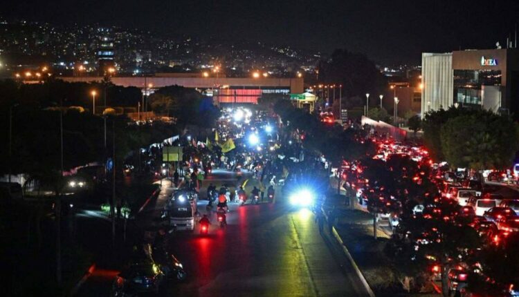 عاجل الآن من بيروت.. تظاهرات شعبية رفضًا لتسليم سلاح المقاومة ودعمًا لخيار المواجهة مع الاحتلال