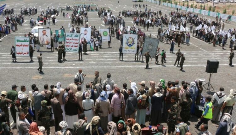 تعز تقيم عرضاً عسكرياً بمناسبة عيد ثورة سبتمبر