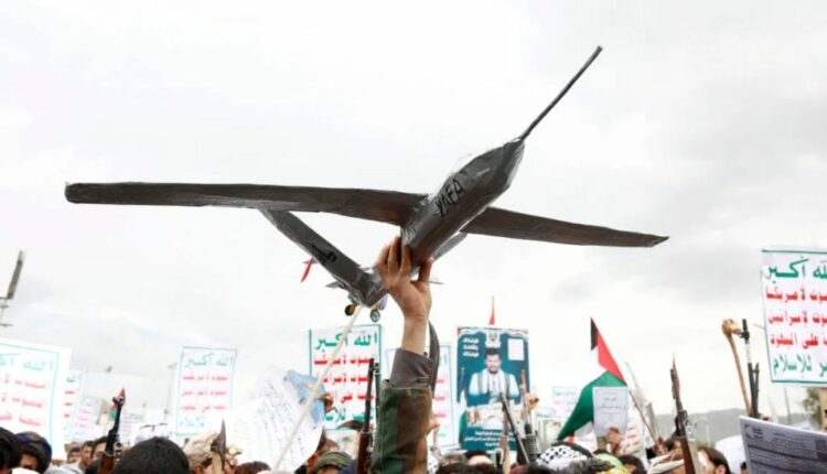 موقع بريطاني:  كيف انتصر الحوثيون بعد حرب “إسرائيل” على الجبهات المتعددة؟