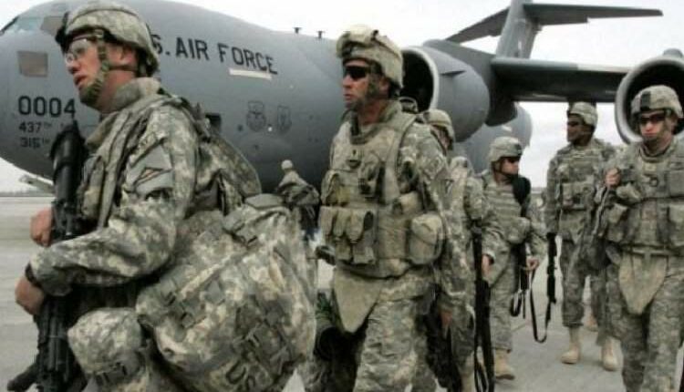 بعد أيام من وصول قوات أجنبية إلى الساحل الغربي وشبوة… قوات أمريكية وبريطانية تصل المهرة