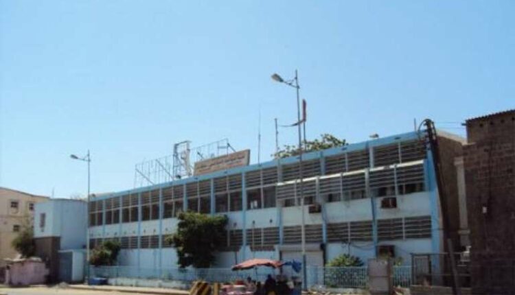 تحذيرات في عدن من انهيار خدمات المياه والصرف الصحي وسط تفاقم أزمة الكهرباء