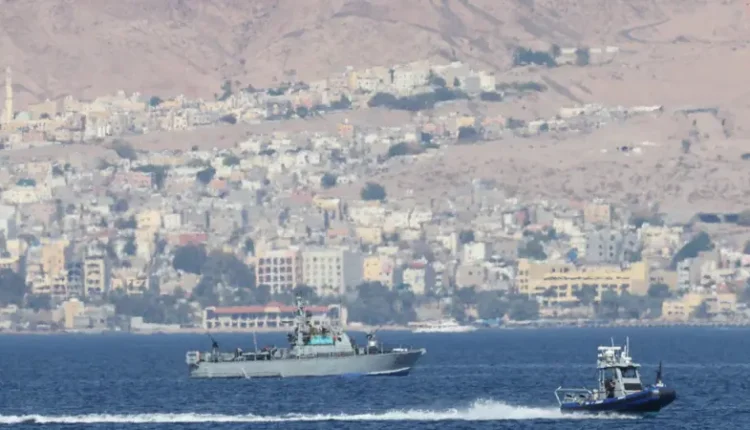 موقع عبري: هجمات الحوثيين تغيّر حياة المستوطنين في إيلات وتجعل العطلات كابوساً