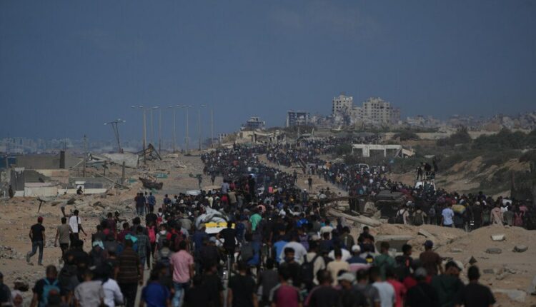 مئات آلاف الفلسطينيين يعودون من خيام النزوح في الجنوب إلى ركام منازلهم في شمال غزة