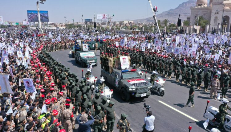 صنعاء تُشيّع الفريق الركن محمد الغماري في موكب رسمي وشعبي مهيب