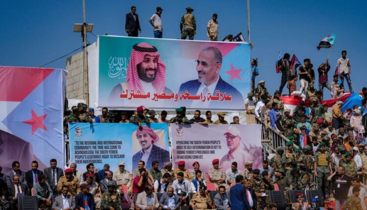 في ذكرى ثورة ١٤ أكتوبر … الانتقالي يمنع رفع صور الثوار ويستبدلها بصور “بن سلمان”