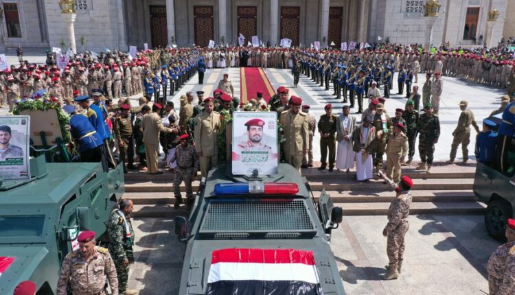 الحوثي: الشهيد الغماري نموذج القائد المؤمن الصبور والمبادر في سبيل الله