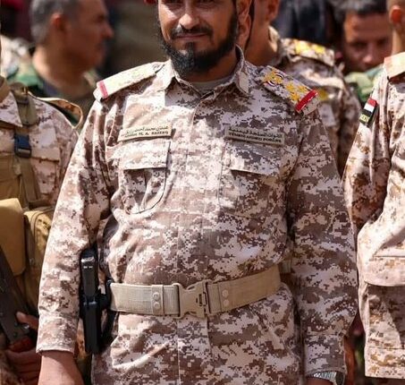 عبوة ناسفة تستهدف قيادياً عسكرياً بارزاً في تعز وسط تصاعد التوتر بين الفصائل الموالية للتحالف