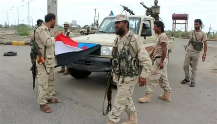 عدن..قوات الانتقالي تطلق النار على متظاهرين ضد انهيار الخدمات وغلاء المعيشة