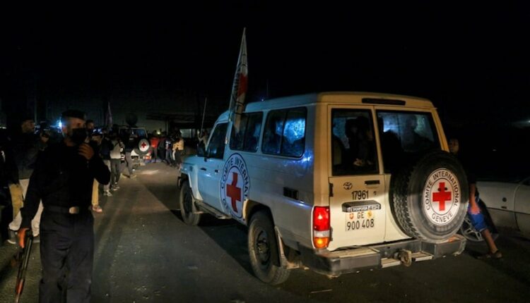 القسام تسلم جثتين إضافيتين ضمن المرحلة الأولى من صفقة الأسرى