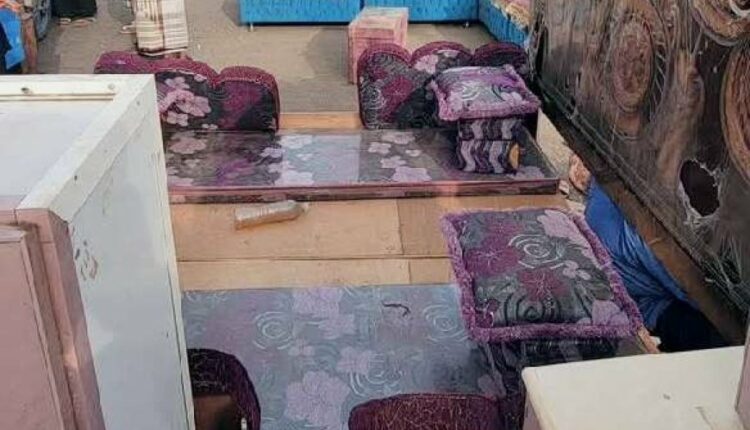 الأزمة الاقتصادية تدفع المواطنين في عدن لبيع ممتلكاتهم