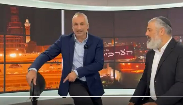 بالفيديو..إعلامي إسرائيلي يهين السيسي والحكام العرب ويدعو الله أن يحفظهم