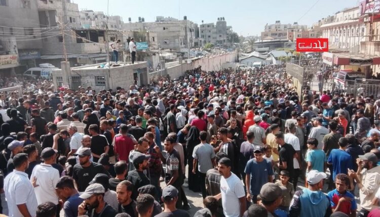 تحرك حافلات الأسرى الفلسطينيين من سجون الاحتلال وسط حشود استقبال واسعة في غزة والضفة