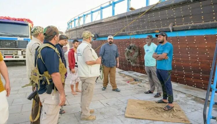 حزب الإصلاح يرفض إغلاق موانئه ويهاجم خصومه: صراع جديد على إيرادات البحر