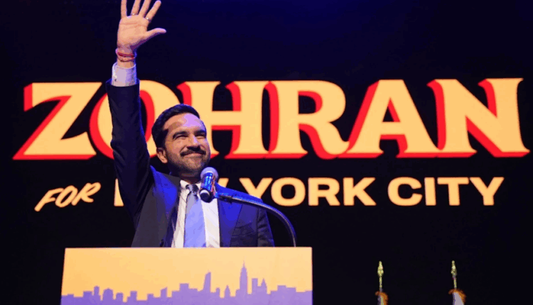 زهران ممداني.. أول مسلم يتولى رئاسة بلدية نيويورك ويقلب المعادلة السياسية في أكبر مدن أميركا