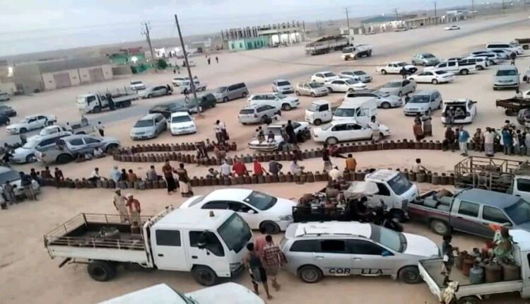 أزمة وقود خانقة تدفع محافظة المهرة نحو الانهيار الشامل