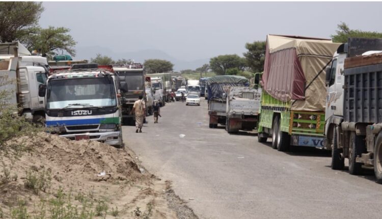 فصائل التحالف تواصل فرض الجبايات والاعتداء على السائقين في جنوب اليمن
