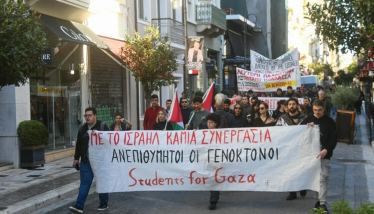 احتجاجات في جزيرة يونانية رفضا لوصول سفينة سياحية تقل إسرائيليين