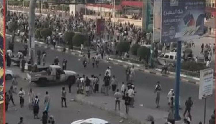 عدن على فوهة انفجار.. احتجاجات غاضبة تطرد مدير الأمن وتربك فصائل التحالف
