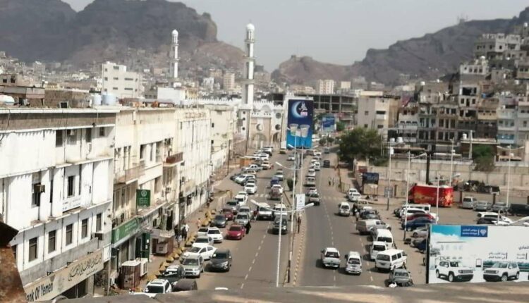 إضراب تجاري في عدن احتجاجا على ارتفاع الرسوم وسط ركود اقتصادي