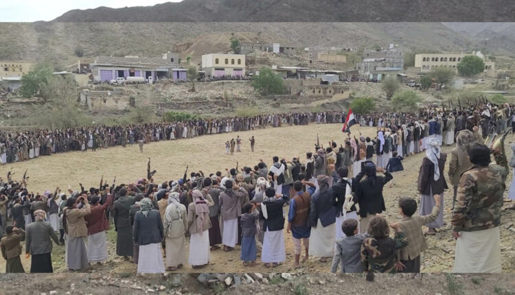 قبائل يمنية تحشد مسلحيها وتوجه رسائل تحذيرية للتحالف السعودي الإماراتي