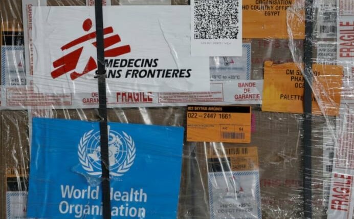 “إسرائيل” تحظر عمل عشرات منظمات الإغاثة في غزة وسط تحذيرات دولية من تفاقم الكارثة الإنسانية