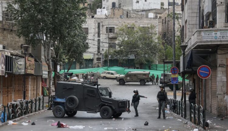 إصابة شاب واعتقالات خلال اقتحامات للاحتلال في الضفة المحتلة