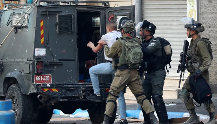 اعتقالات إسرائيلية واسعة في الضفة الغربية وانتهاكات ممنهجة داخل السجون