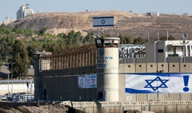 شهادات صادمة تكشف أوضاعاً قاسية لأسرى غزة الجرحى في سجن الرملة