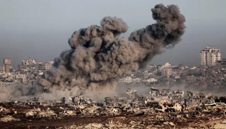 الاحتلال يستهدف النازحين في خان يونس رغم تصنيف المنطقة “خضراء” وآمنة