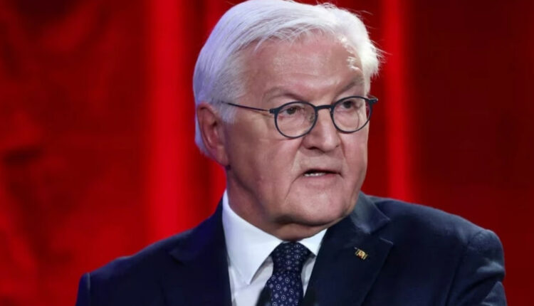 رئيس ألمانيا يحذر العالم من ترامب والخطر الأمريكي