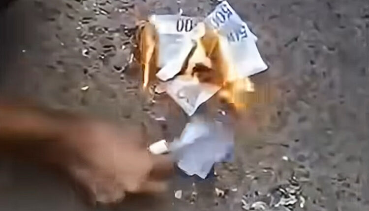 لماذا أحرق المحتجون العملة السعودية فئة خمسمائة ريال في عدن