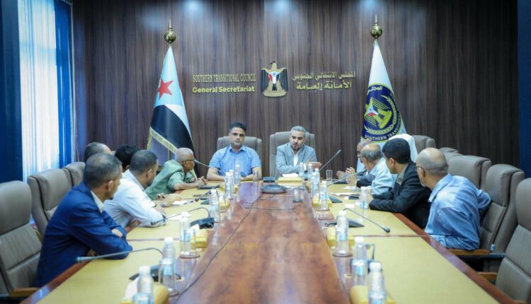 اجتماع سري في عدن… صحيفة عربية تكشف تفاصيل خطة الانتقالي للتصعيد