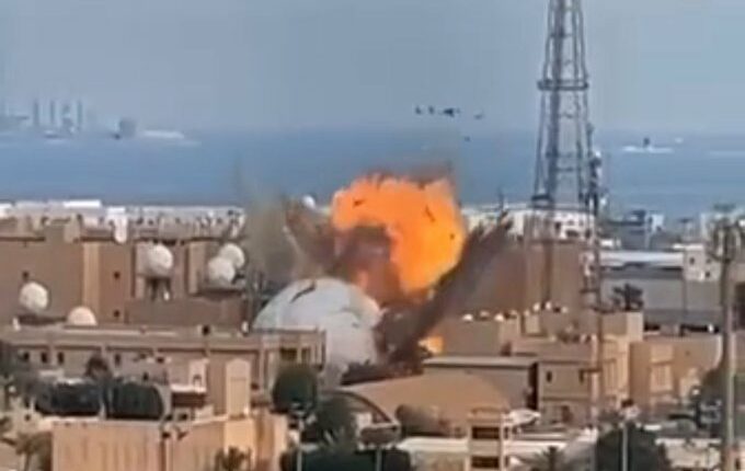 ما وراء استهداف إيران للرادارات الأمريكية في دول الخليج؟