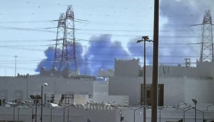 صورة .. إرتفاع اعمدة الدخان في الدوحة وموجة صواريخ جديدة في البحرين