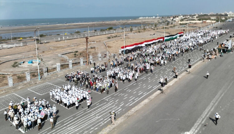 مستوى جديد من الاستعداد في الحديدة.. الآلاف يعلنون جهوزيتهم للمواجهة المقبلة