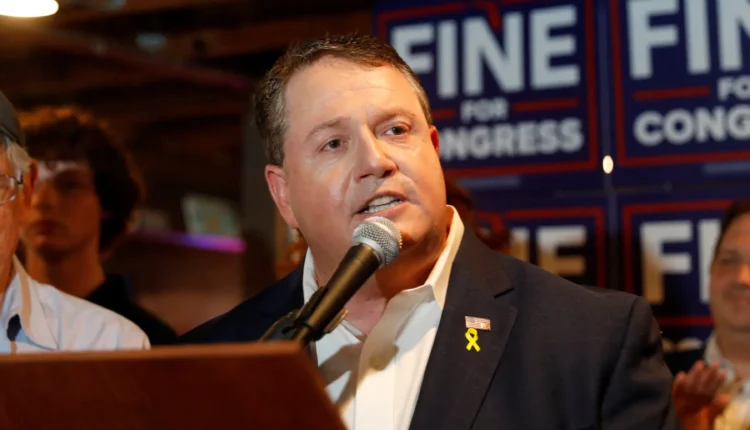 عضو كونغرس أمريكي يسيء للمسلمين ويثير غضباً واسعاً