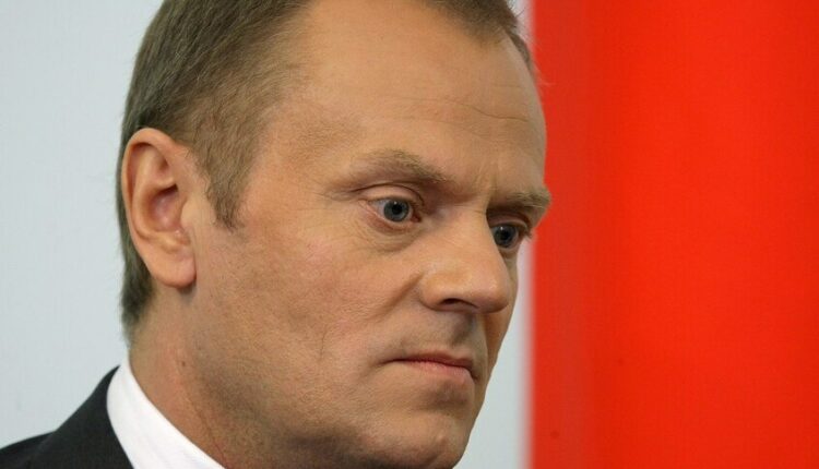 رئيس وزراء بولندا يفضح ترامب: أين النصر الذي تتحدث عنه على إيران؟