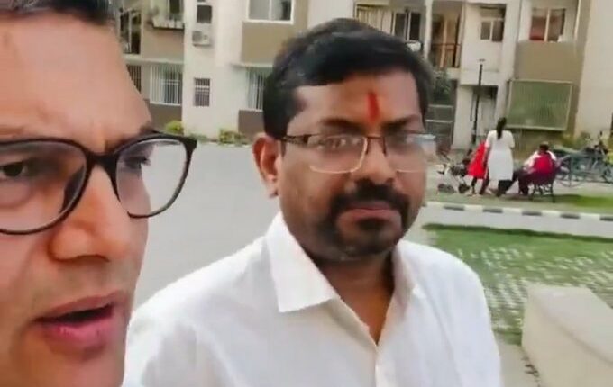 “لم يُسمح لنا بتصوير الجثث”… صحفي هندي يكشف ما شاهده في “إسرائيل”