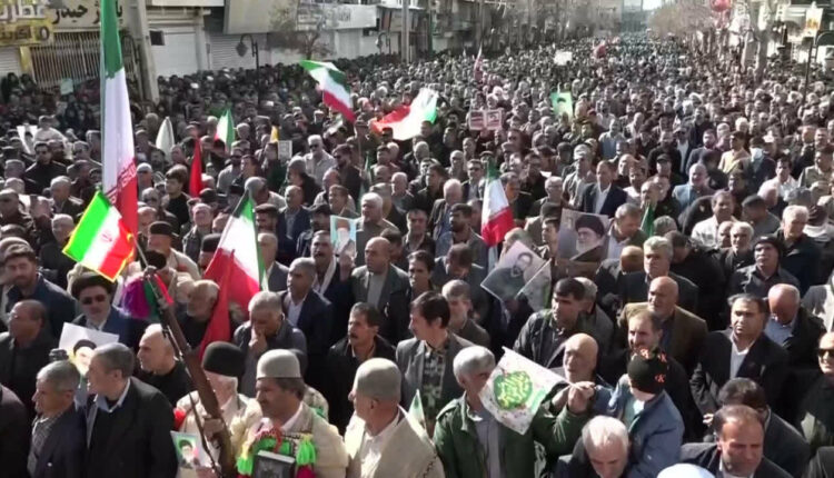 خمسة ملايين متطوع إيراني خلال ثلاثة أيام استعدادا لمواجهة برية