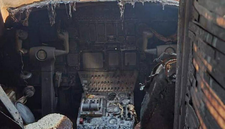 من مطار بن غوريون.. صورة لطائرة متفحمة تشفي غليل اليمنيين