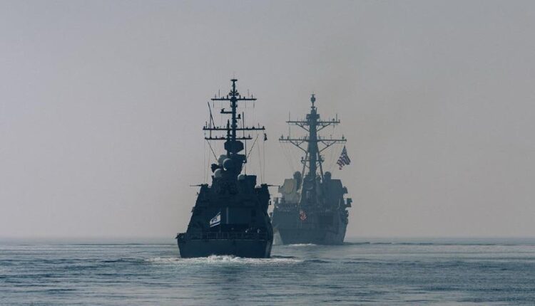 إيران تستهدف ناقلة نفط أميركية في الخليج وتحذر السفن من عبور هرمز دون تنسيق