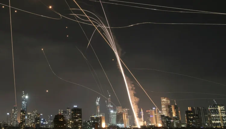 إيران تكثف ضرباتها الصاروخية على الأراضي المحتلة