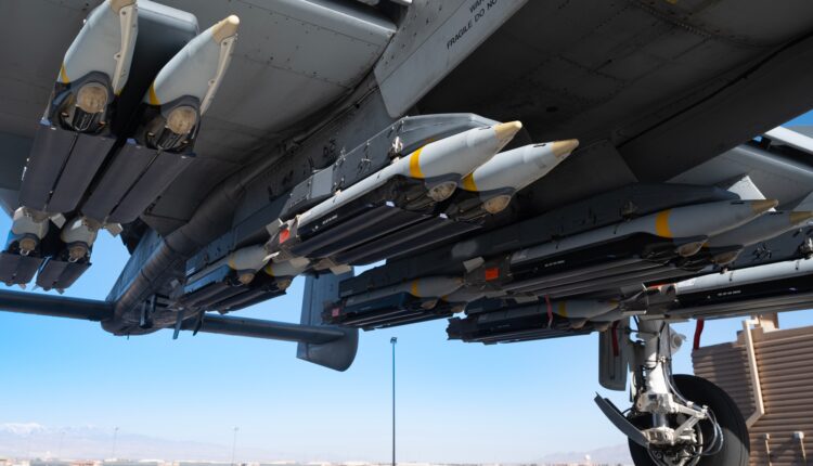 واشنطن كانت تخشى هذا السيناريو.. الجيش الإيراني يحصل على قنبلة “GBU-39” سليمة