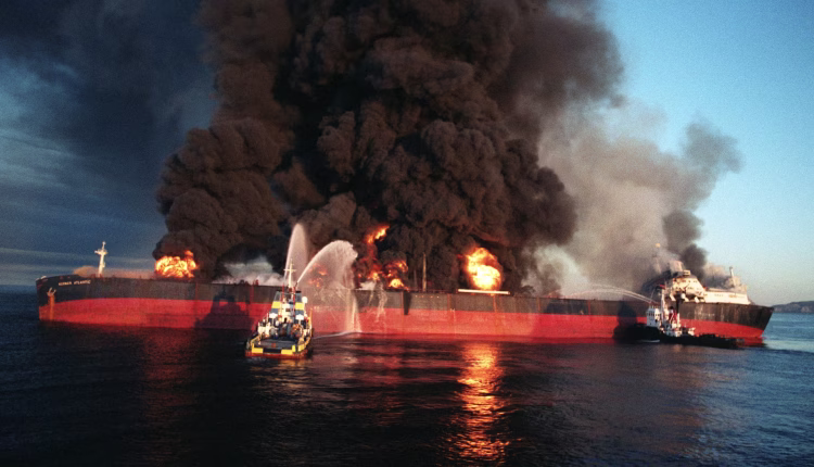 ما الذي يجعل مضيق هرمز مقبرة للبحرية الأمريكية