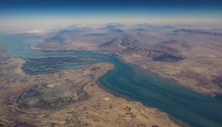 مصدر إيراني: فشل أميركي جديد في عبور مضيق هرمز