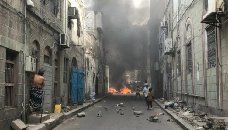 صباح الأربعاء عدن تشتعل.. كريتر تحت الرصاص والمعلا تغلي بالاحتجاجات