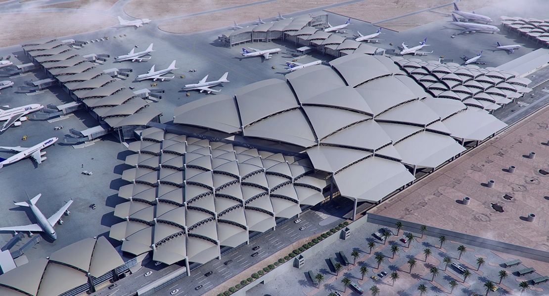 السفير المصري بالرياض يطمئن على المصابين المصريين في هجمات السعودية