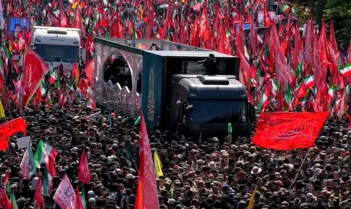 انتهاء مراسم التشييع التاريخي لخامنئي في قم.. والجثمان يتجه إلى العراق لتشييعه غداً في النجف وكربلاء